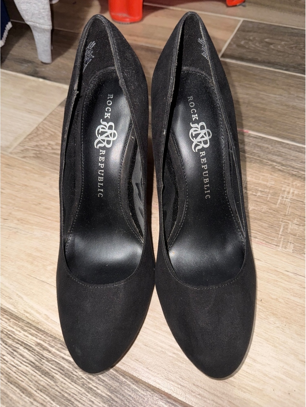 Rock & Republic Black Suede High Heel Pumps Size 9 - Stylish Women's Formal Hee